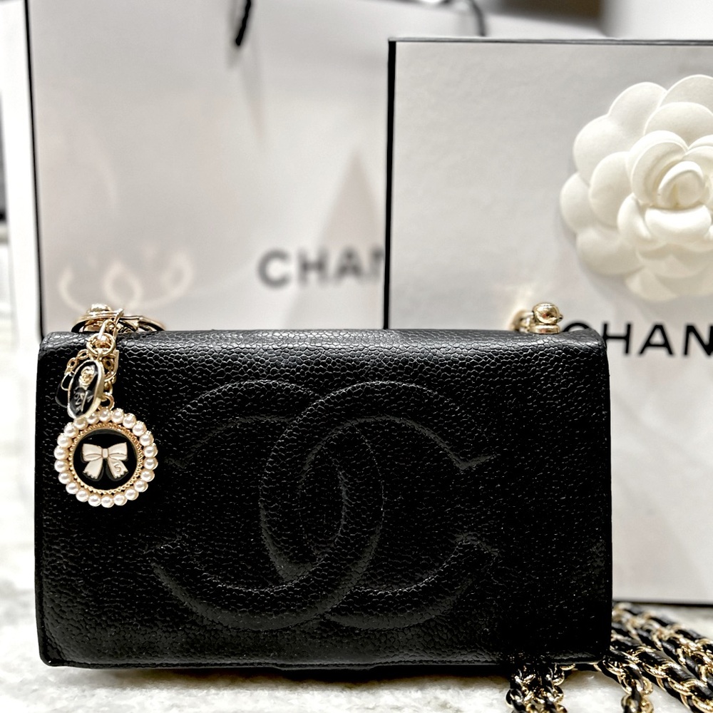 Chanel Authentic CC Black Calfskin Caviar Long Wallet - Picture 3 of 14